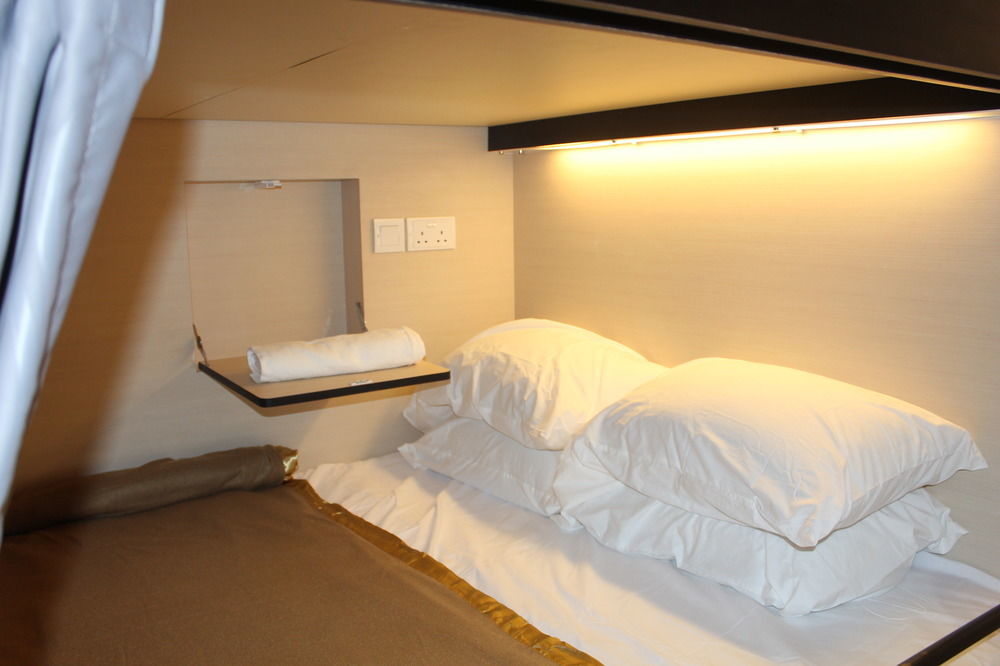 7 Wonders Boutique Capsule Hotel Singapore Exterior photo